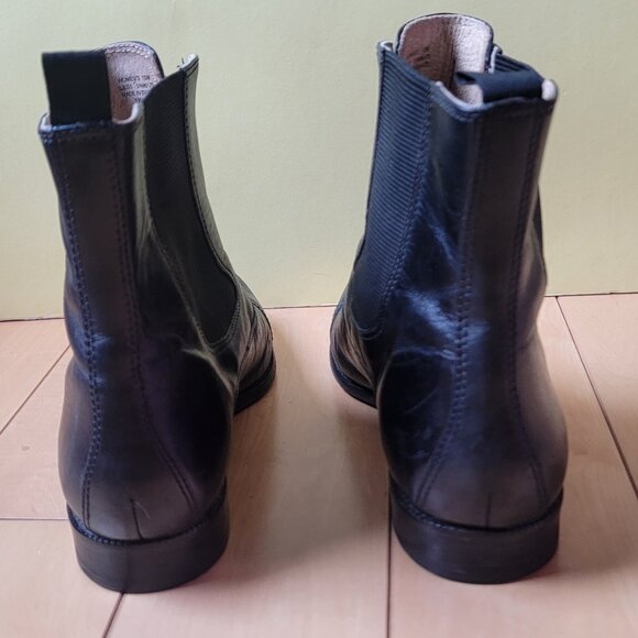 LL. Bean Chelsea-style leather boots (Sz 10W) - Picture 3 of 8